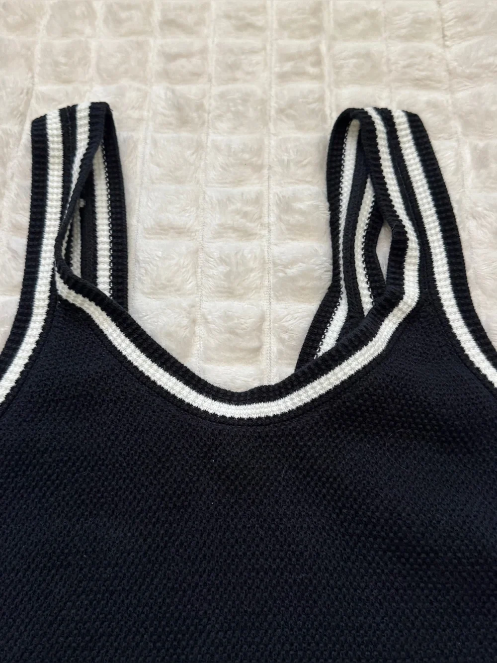 ALO Yoga XS / Small Black Tennis Club Sweater Knit Cropped Tank Top - Picture 3 of 6